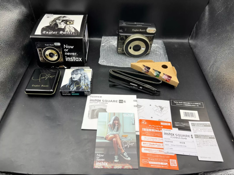 Taylor Swift Reputation Fujifilm Instax Square Camera Complete in Box w/ Film